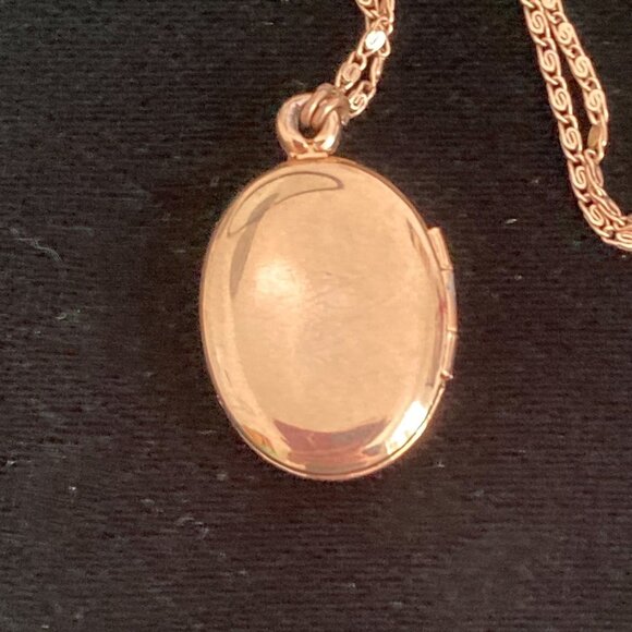 Pretty cameo locket necklace signed 1928 - Picture 5 of 6